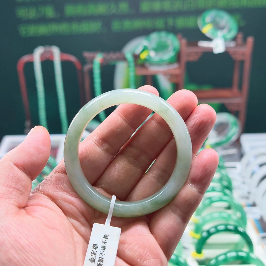 石英质玉未镶嵌手镯