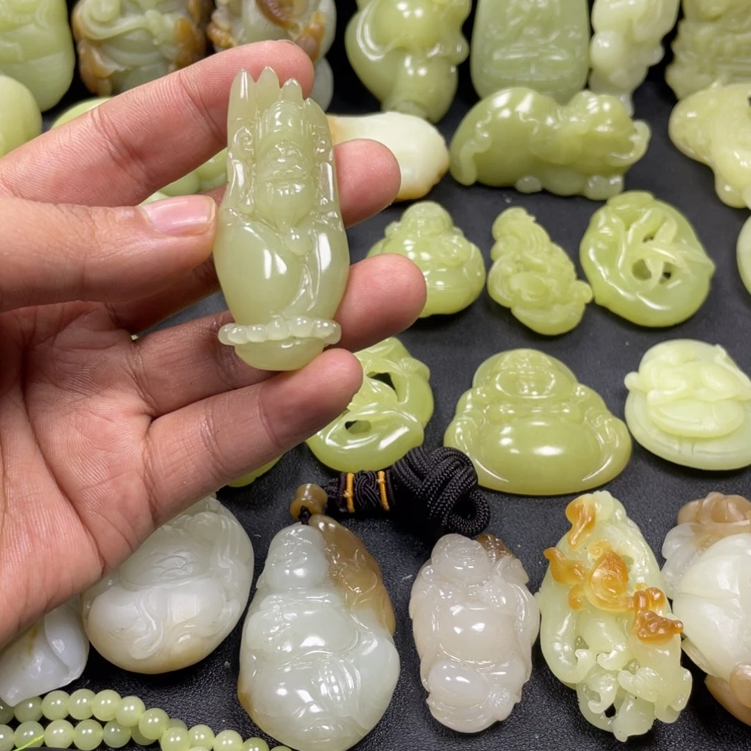 和田玉未镶嵌颈饰