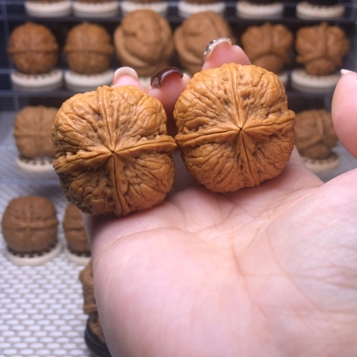 文玩核桃把件77号木纹四楞37尺