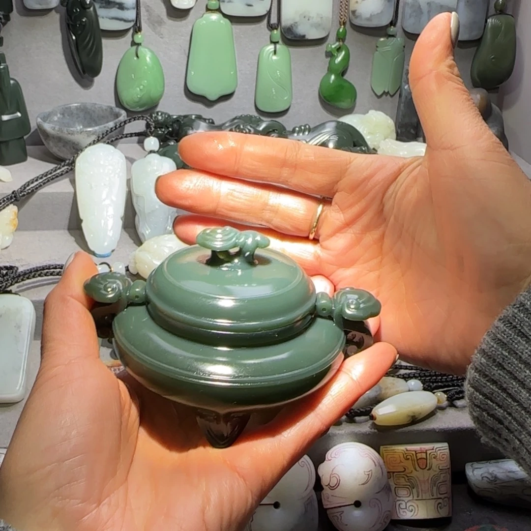 用***5和田玉（糖玉）未镶嵌挂件