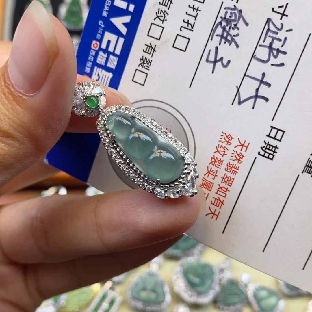 翡翠未镶嵌颈饰天然