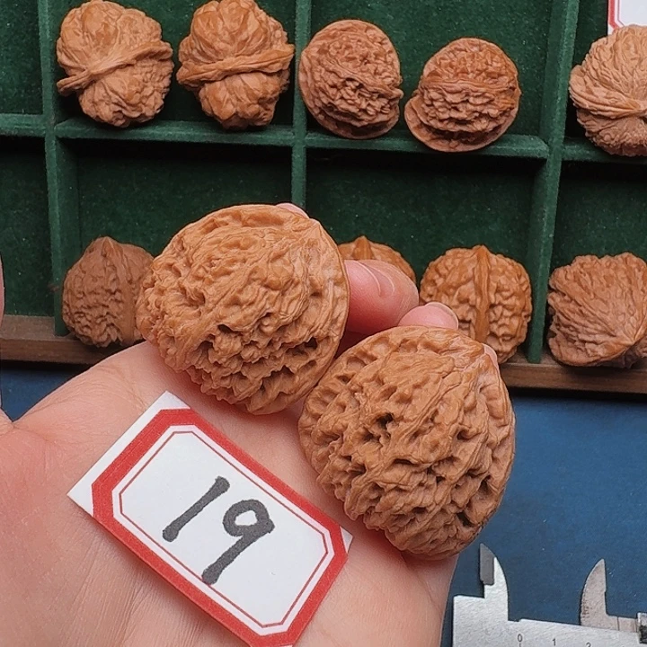 吊坠文玩核桃三角疆38尺