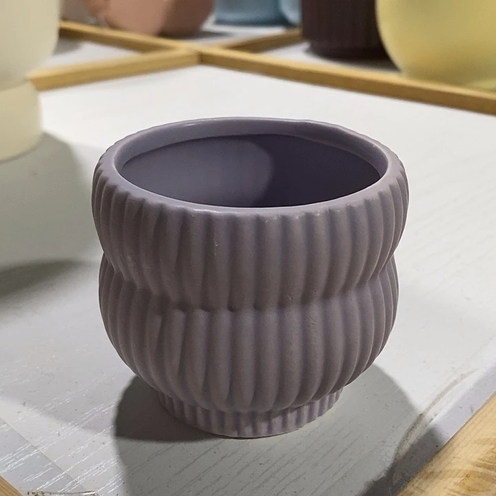 陶盆有孔 瑕疵针孔漏釉介意勿拍外口 7.5外高6.5