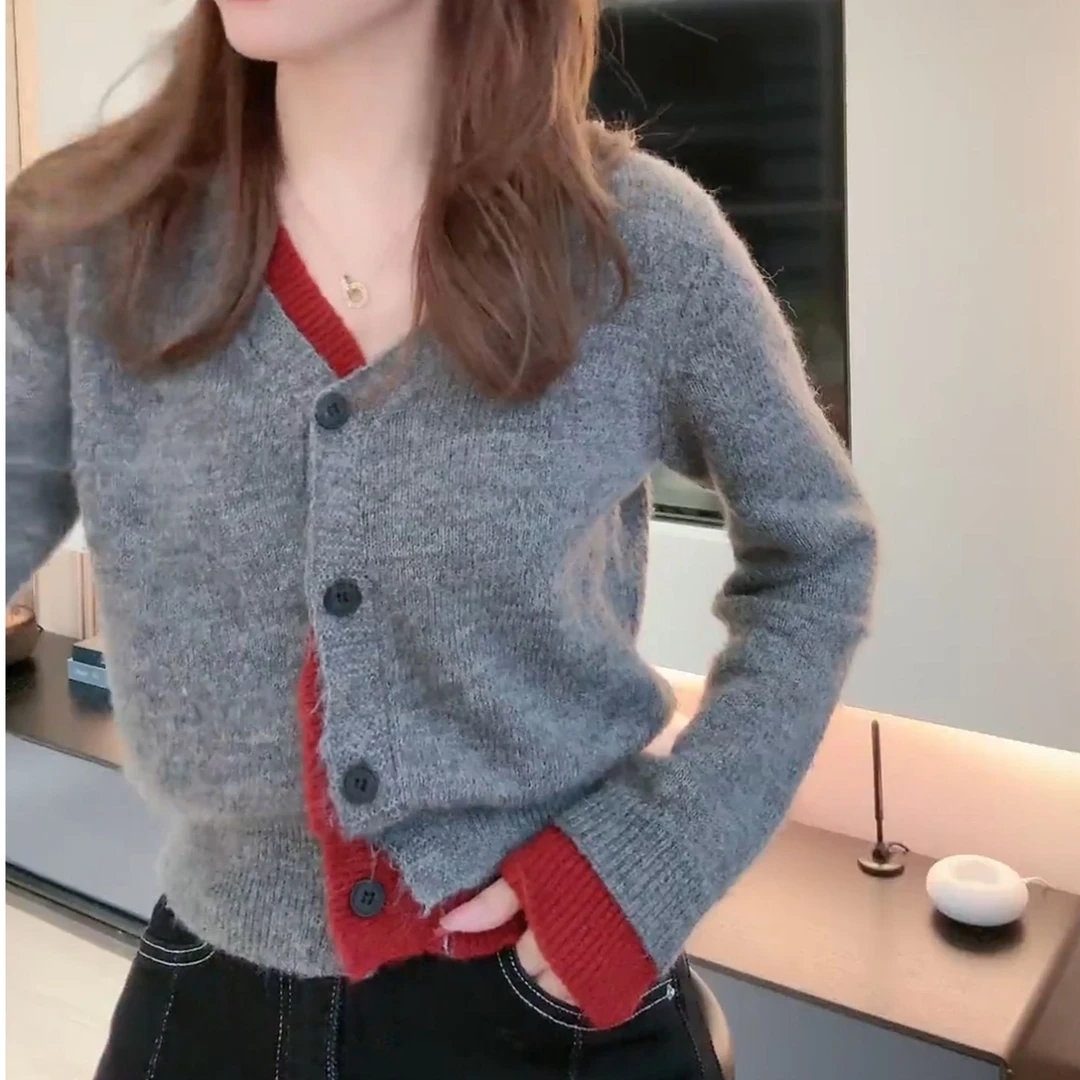 洋气设计感拼色假两件毛衣时尚气质减龄针织打底衫LK2501136