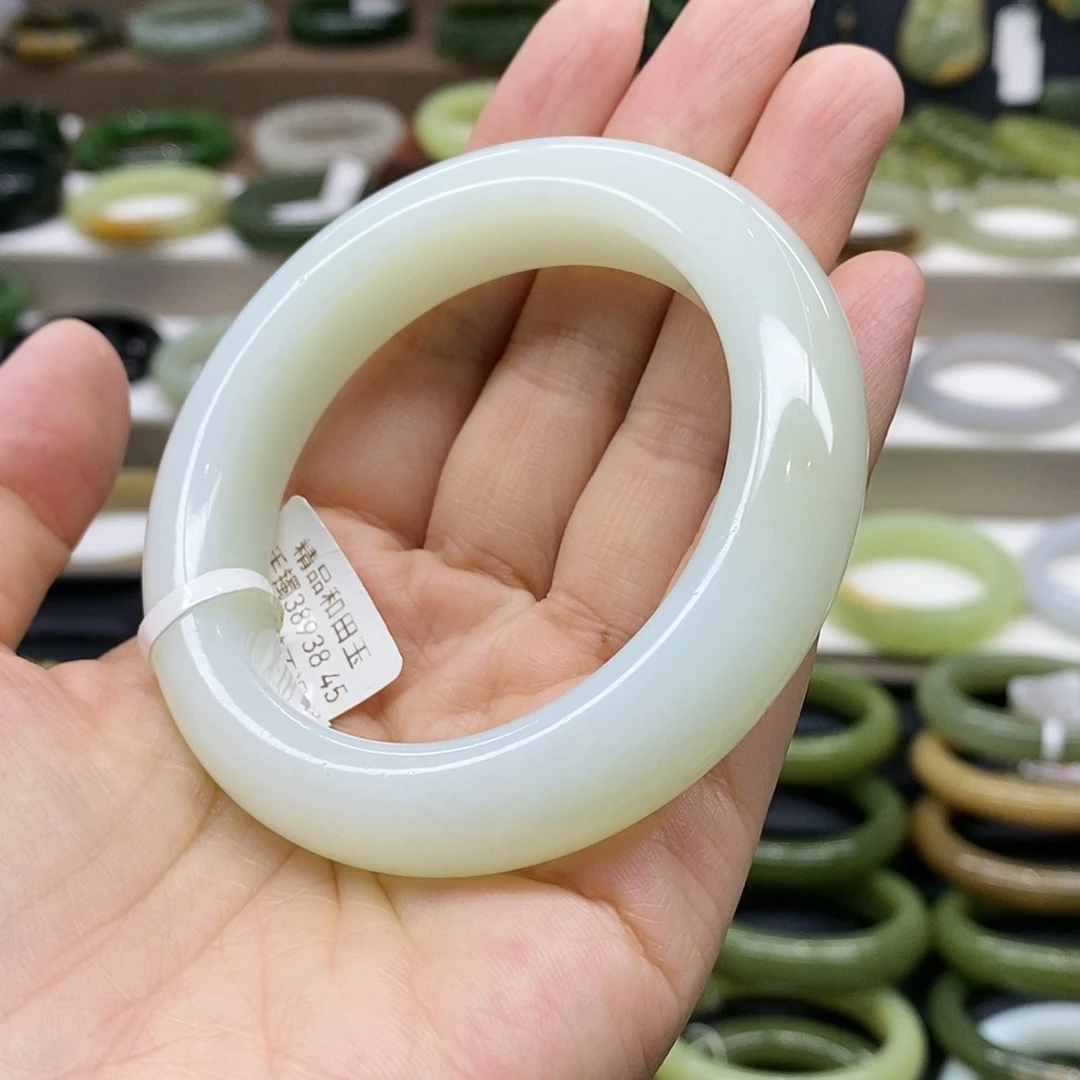 【闪购商品】未镶嵌手镯和田玉