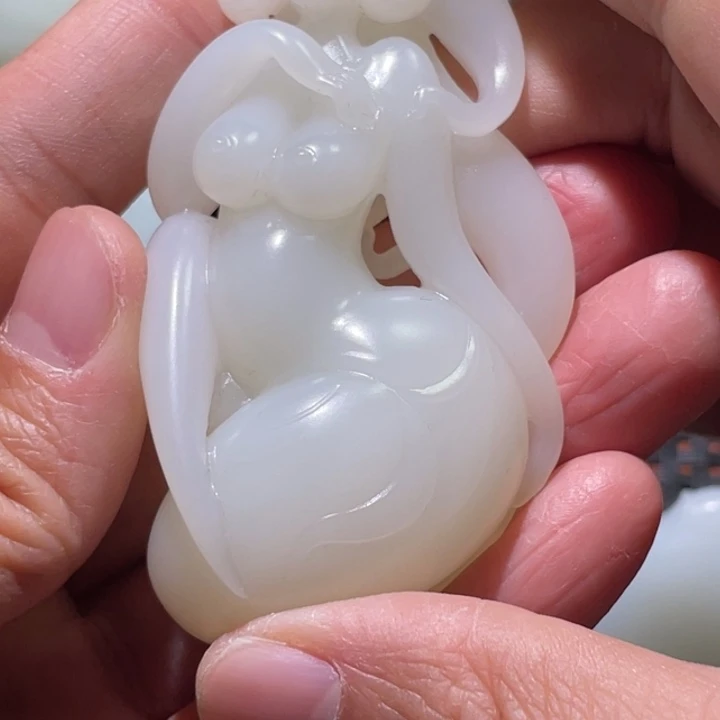 #***子和田玉未镶嵌颈饰