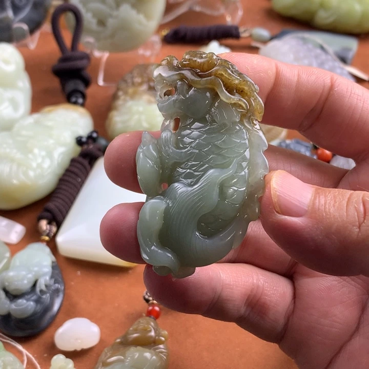 和田玉未镶嵌颈饰