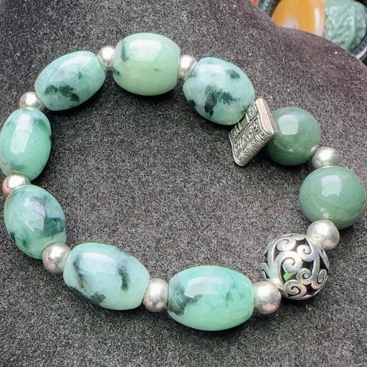 翡翠未镶嵌颈饰天然A货82