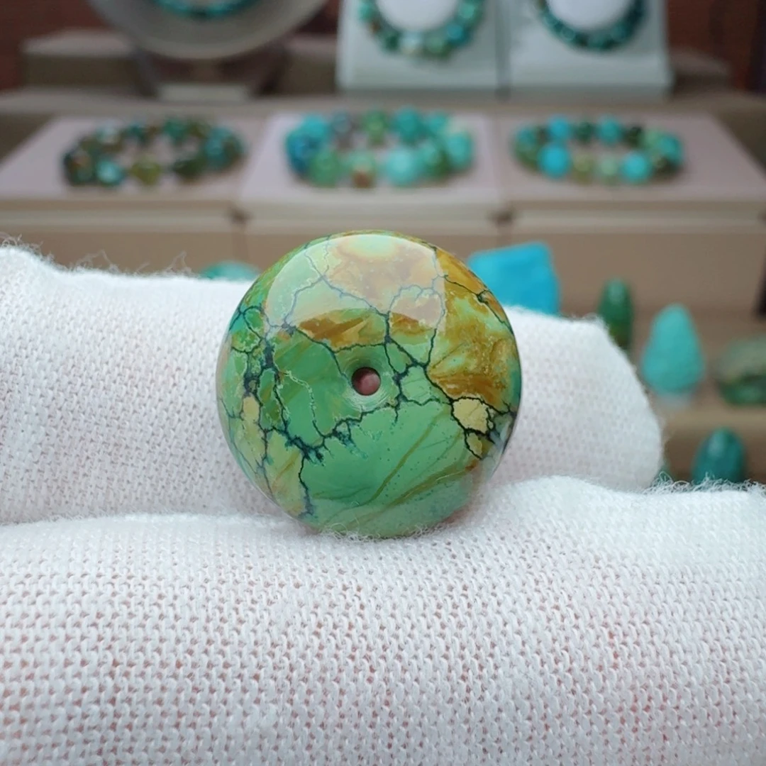 绿松石未镶嵌颈饰