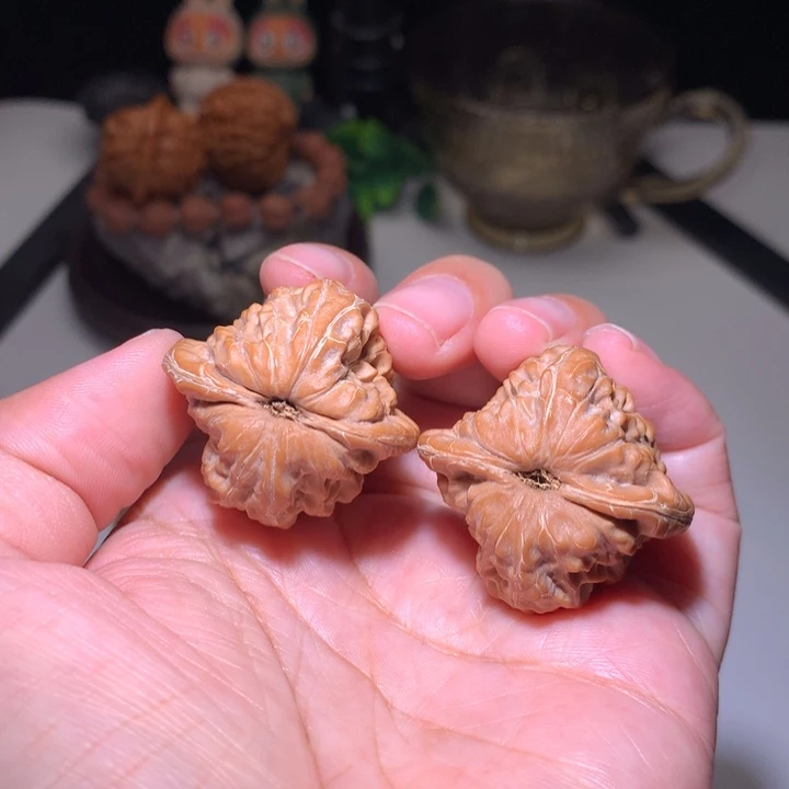 文玩核桃把件白蛇谷