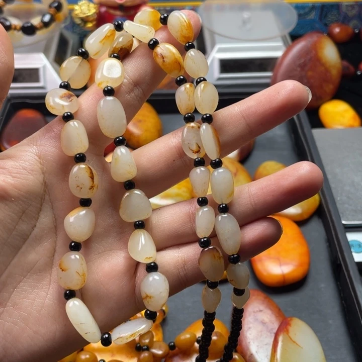 *****和田玉未镶嵌颈饰