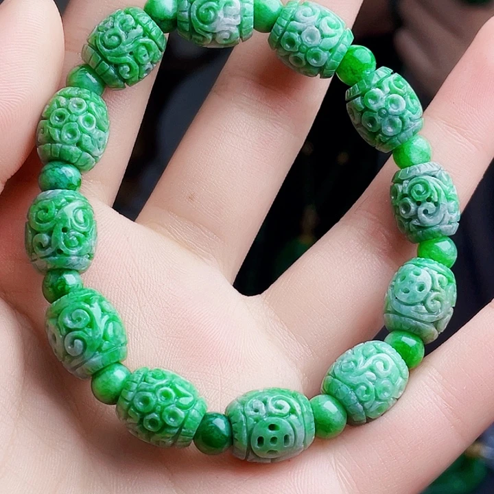翡翠未镶嵌颈饰多样性