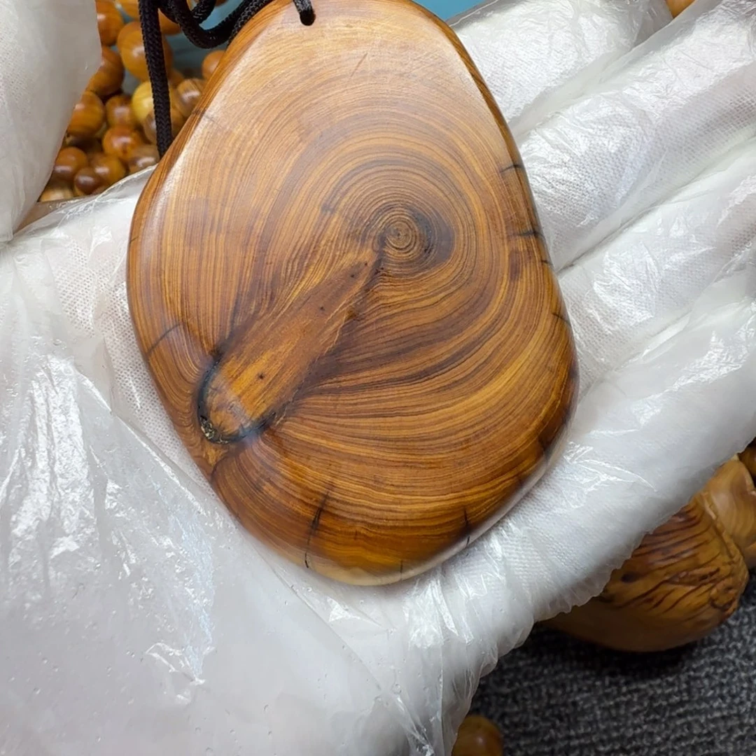 努***持柏木（崖柏）随型崖柏无事牌