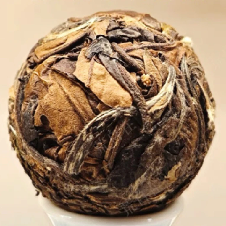 冰岛甜古树老白茶 15年龙珠100颗 蜜甜 耐泡 极具价值