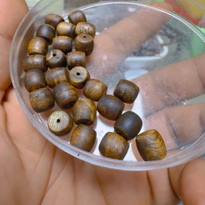 昨***。沉香碎屑沉香海南乌身白奇0.8规格鼓珠
