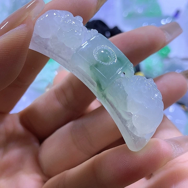 翡翠未镶嵌颈饰天然翡翠A货吊坠