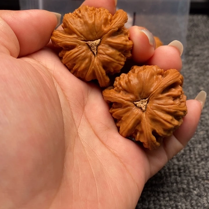 ●***'文玩核桃吊坠白狮子