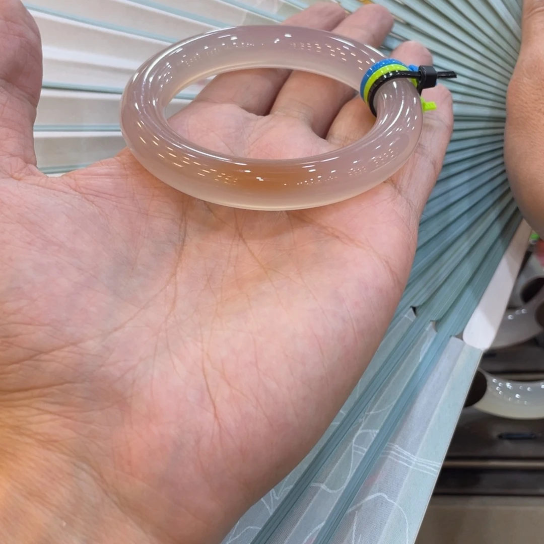 玛瑙/玉髓手镯未镶嵌?