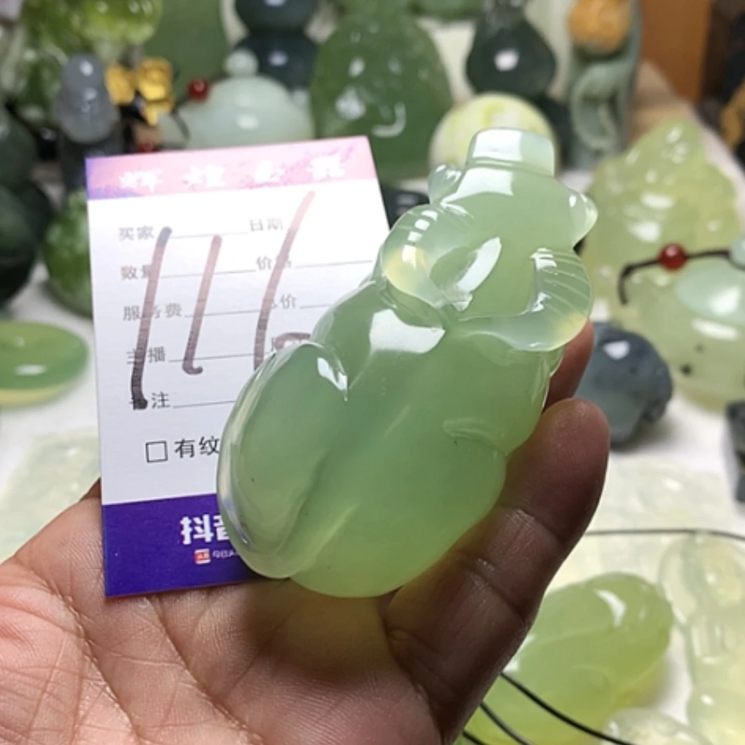 【闪购商品】蛇纹石玉未镶嵌颈饰