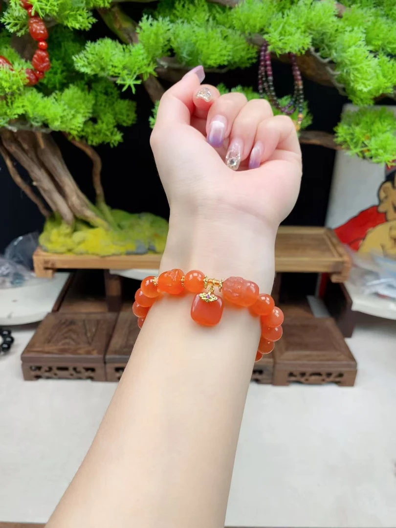 【春姐珠宝】天然冰红玛瑙手串9mm搭配无事牌貔貅凤九 3100