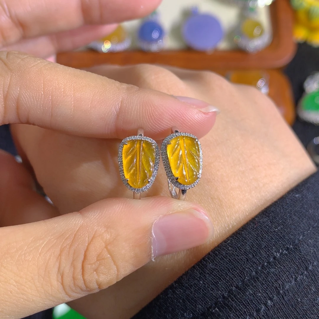 翡翠18K金镶嵌耳饰