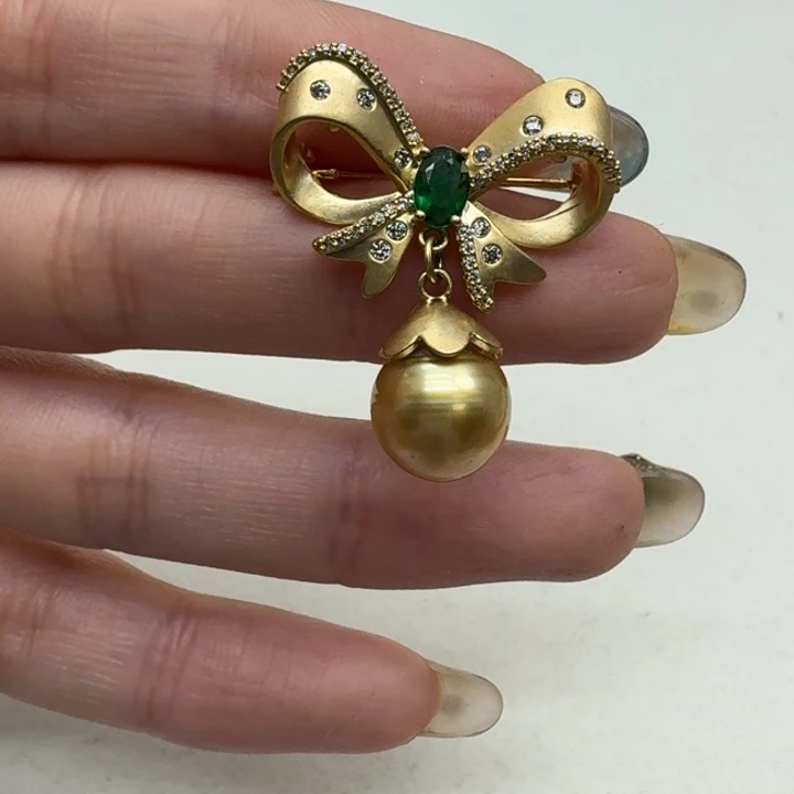 未镶嵌胸饰海水珍珠