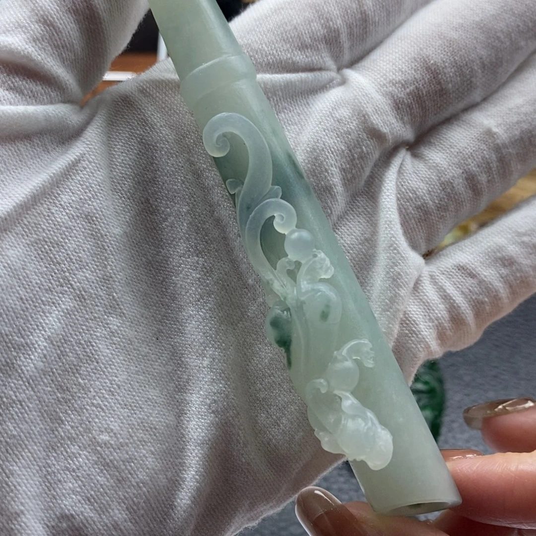 秋***红定制翡翠未镶嵌烟杆