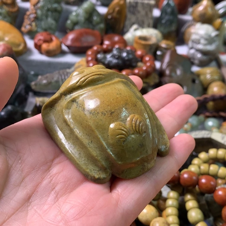 未镶嵌岫岩河磨玉（透闪石质玉）把件