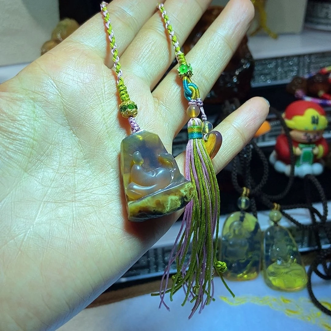 未镶嵌颈饰琥珀缅甸天然琥珀