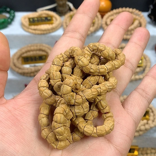 b***u吊坠柏香籽/百香籽