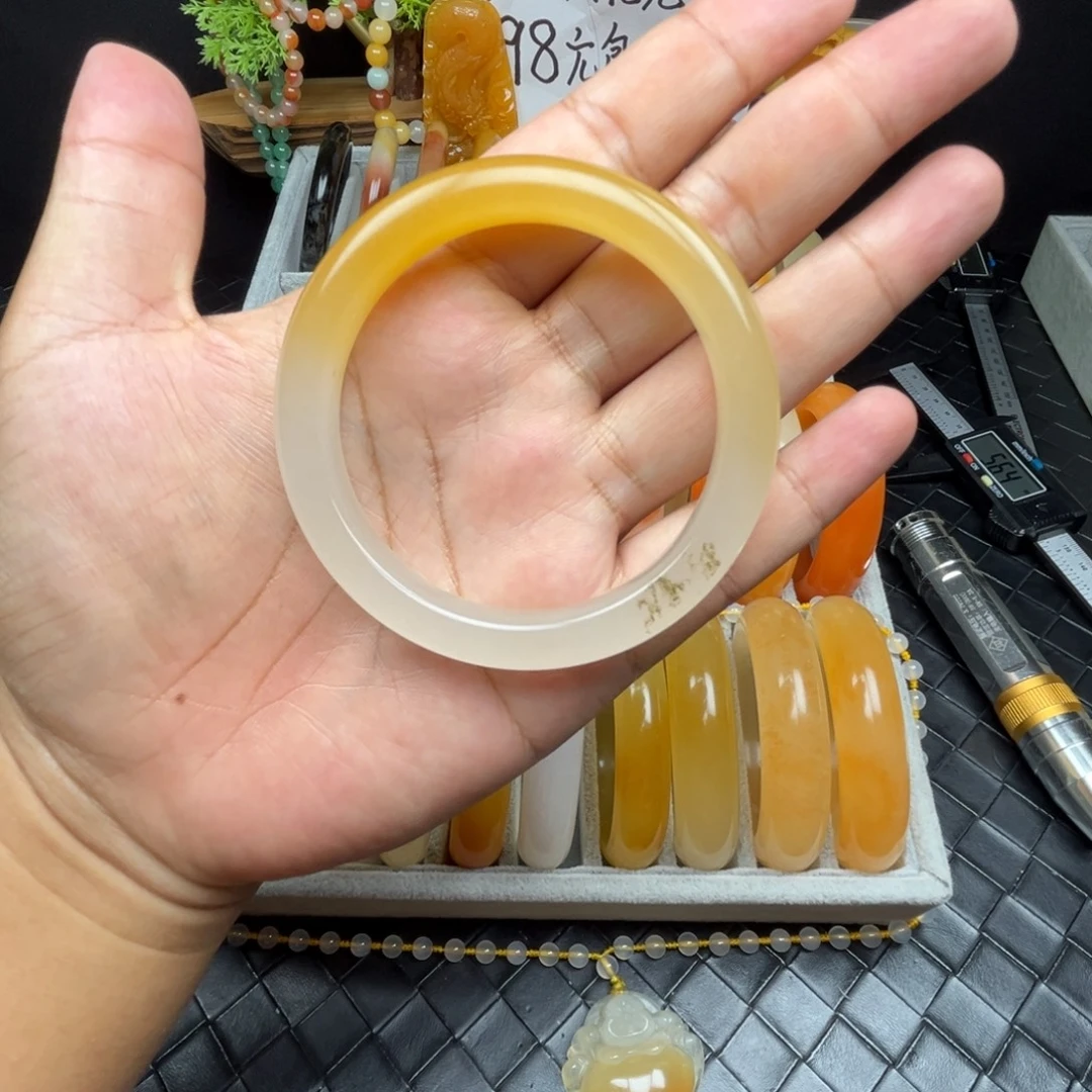 酸***丁未镶嵌石英质玉（黄龙玉）手镯