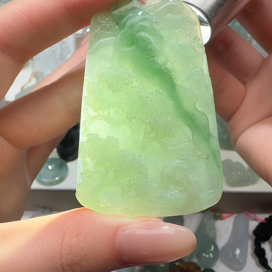 翡翠未镶嵌颈饰天然缅甸a货翡翠山水
