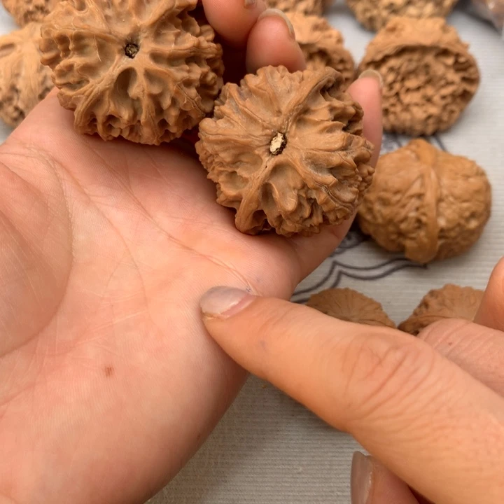 鑫***贸把件文玩核桃苹果园