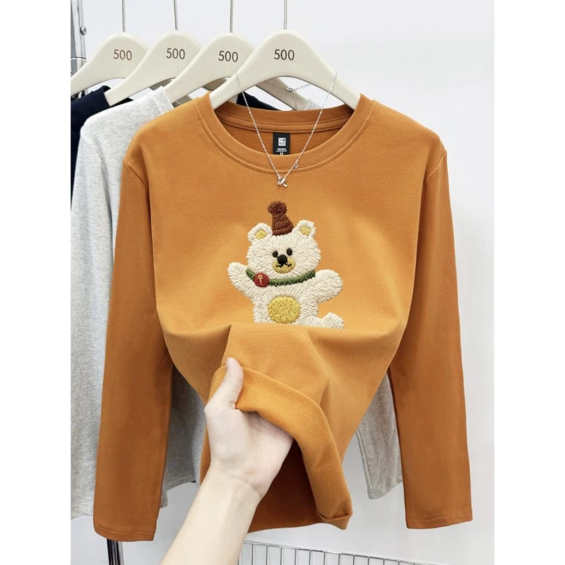 南瓜色正肩长袖T恤女秋冬季卡通小熊印花时尚大码遮肚百搭打底衫