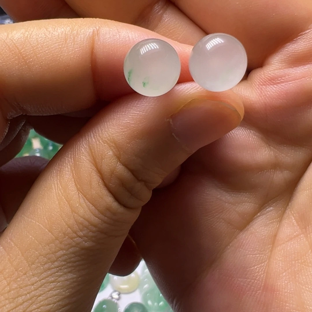 石英质玉（非洲翠）未镶嵌颈饰