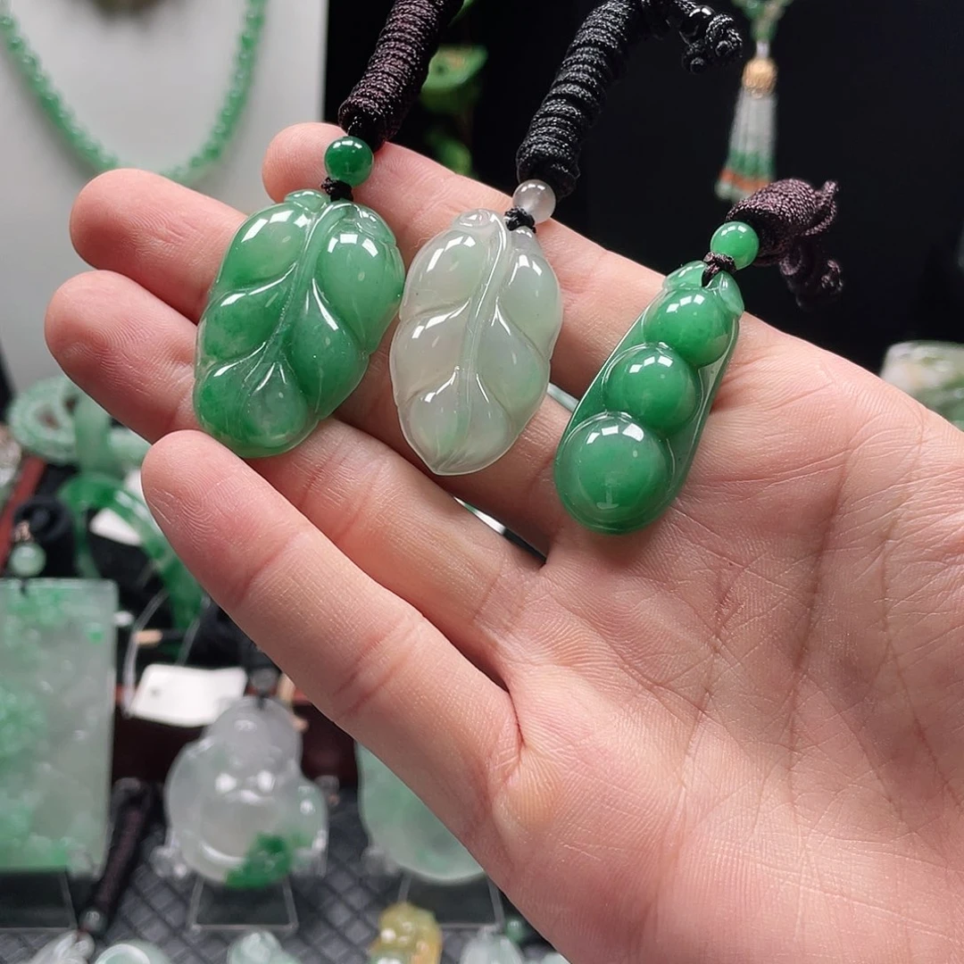 石英质玉未镶嵌吊坠