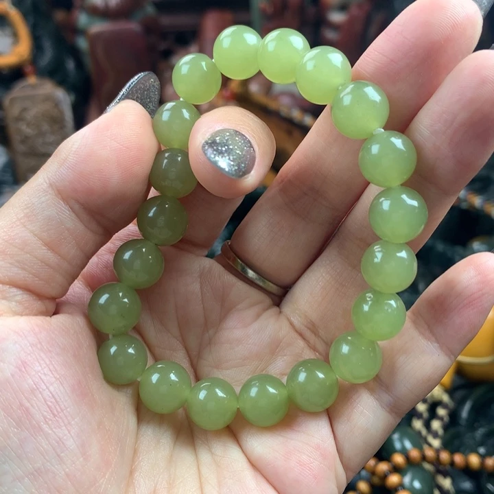 透闪石质玉未镶嵌珠宝奇石