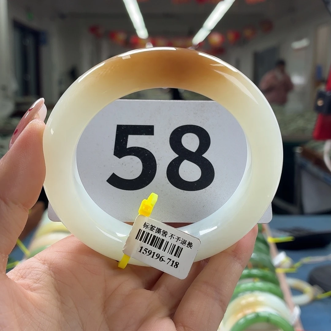 苦***来和田玉未镶嵌手镯