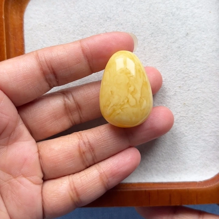 琥珀未镶嵌珠宝奇石m273