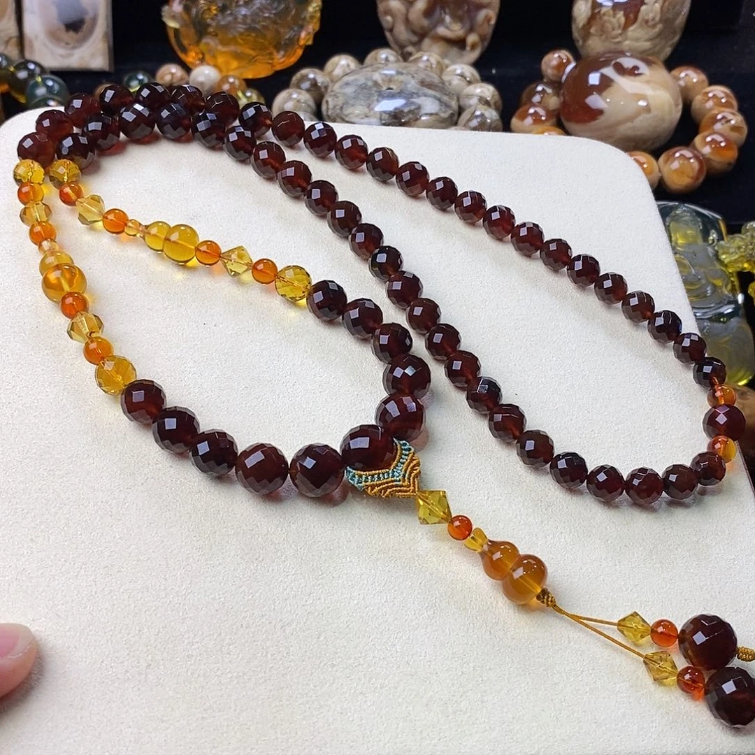 未镶嵌颈饰琥珀33克