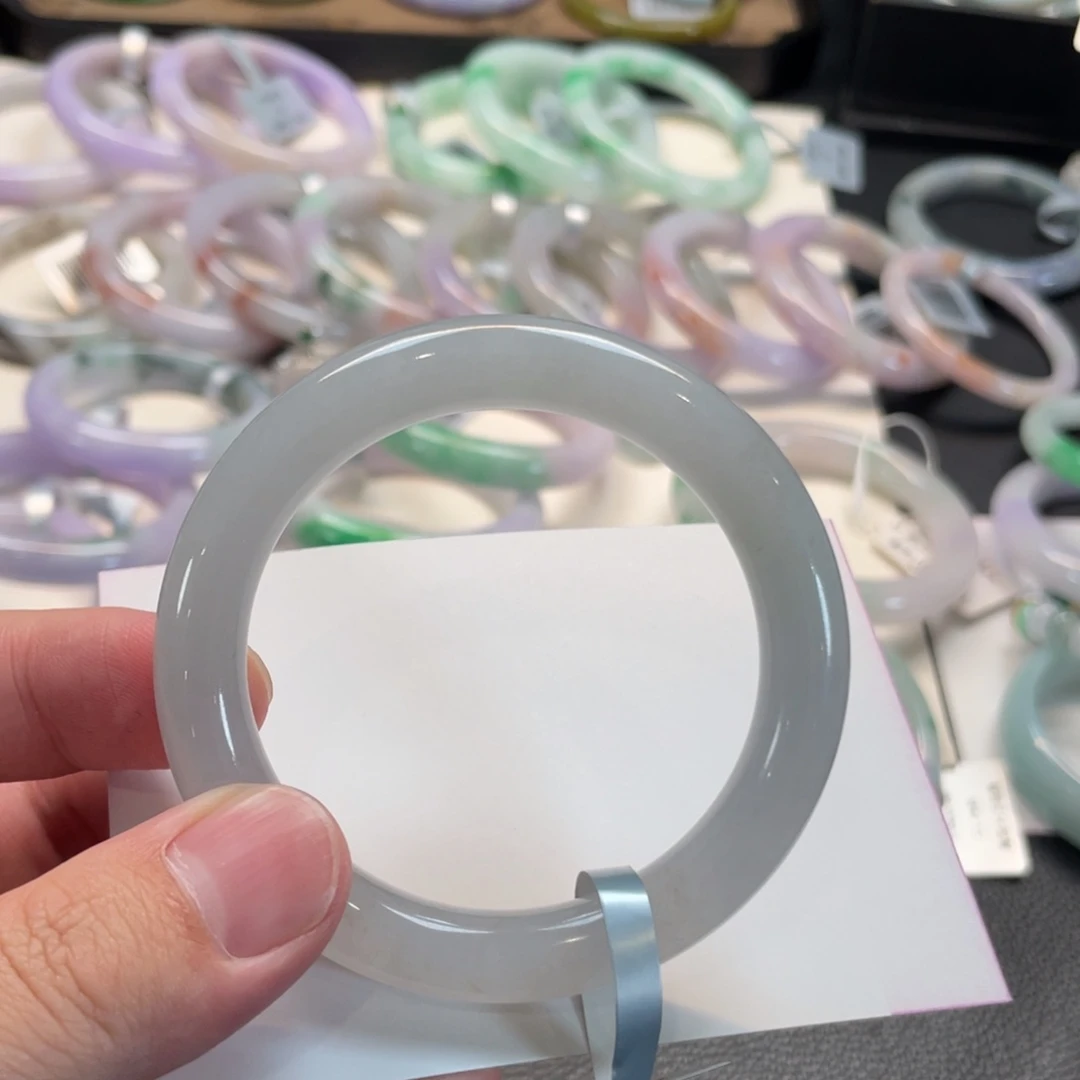 翡翠未镶嵌手镯151号 54圆条 微瑕