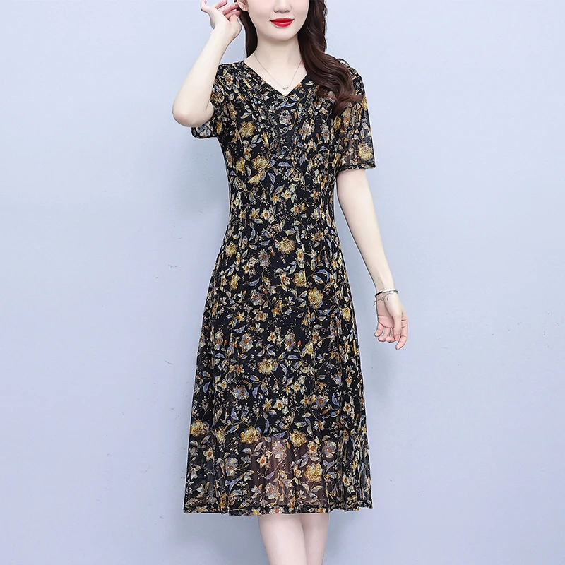 法式茶歇修身显瘦碎花裙2025夏季新款气质洋气大码减龄印花连衣裙