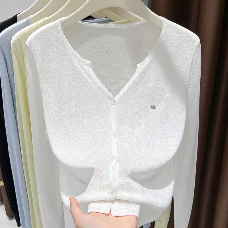 白色冰丝针织开衫2025夏季薄款修身慵懒风防晒披肩外搭V领上衣女