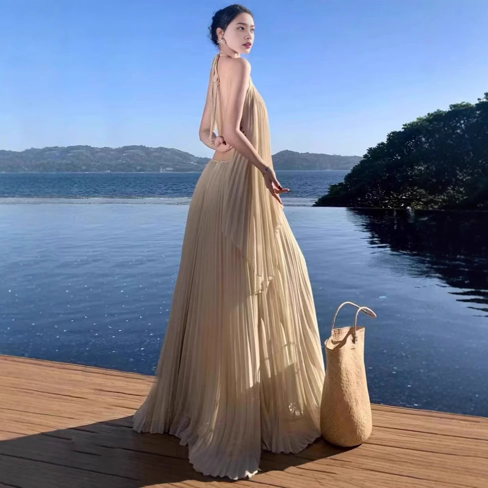 新款海边度假大摆套装仙女性感露背挂脖高级感沙滩驼色旅游海滩裙