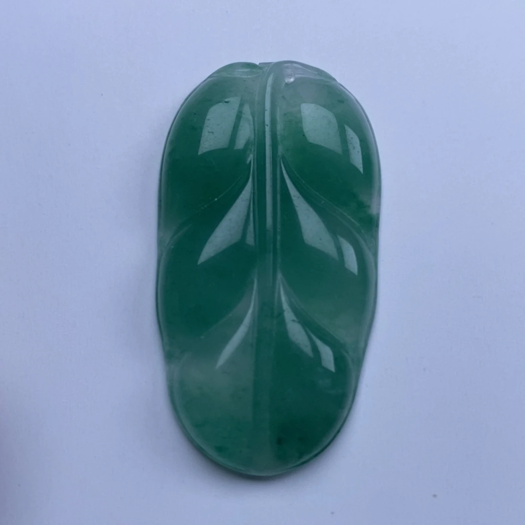 石英质玉未镶嵌颈饰叶子