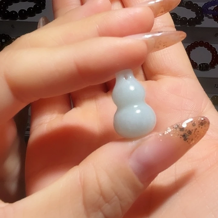 翡翠未镶嵌颈饰8888888889