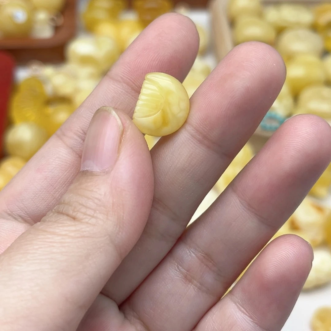 蜜蜡未镶嵌裸石配饰