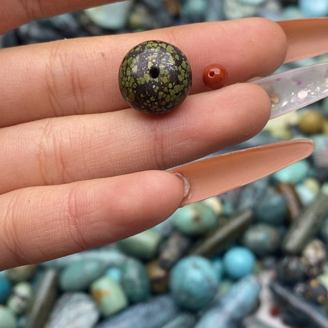 南红玛瑙未镶嵌珠宝奇石