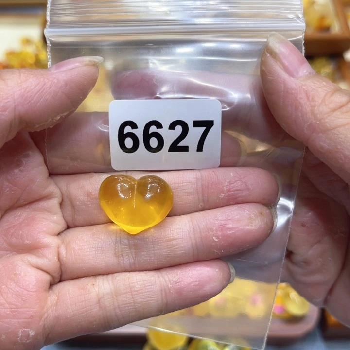 未镶嵌琥珀珠宝奇石