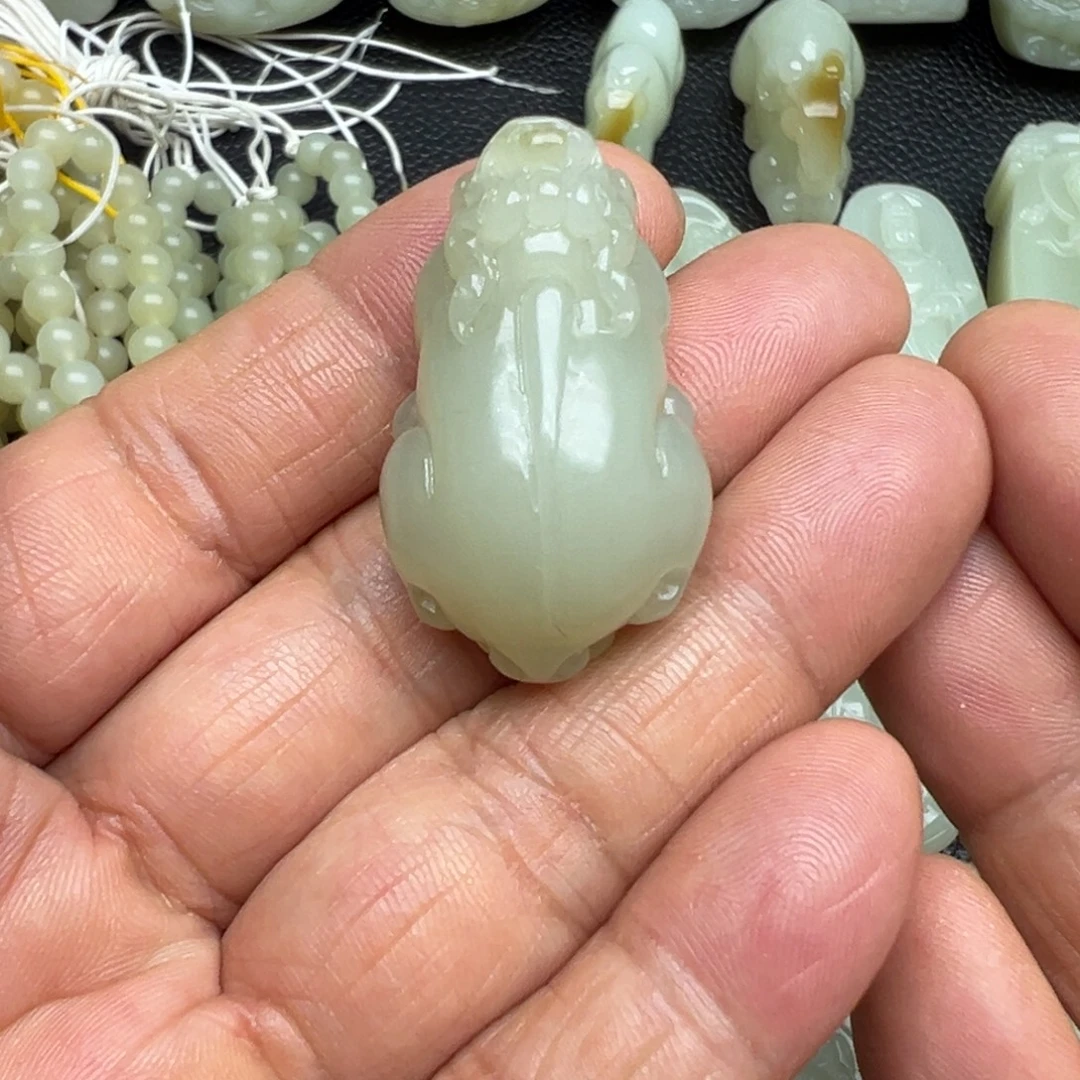 和田玉（糖玉）未镶嵌吊坠(不含链)